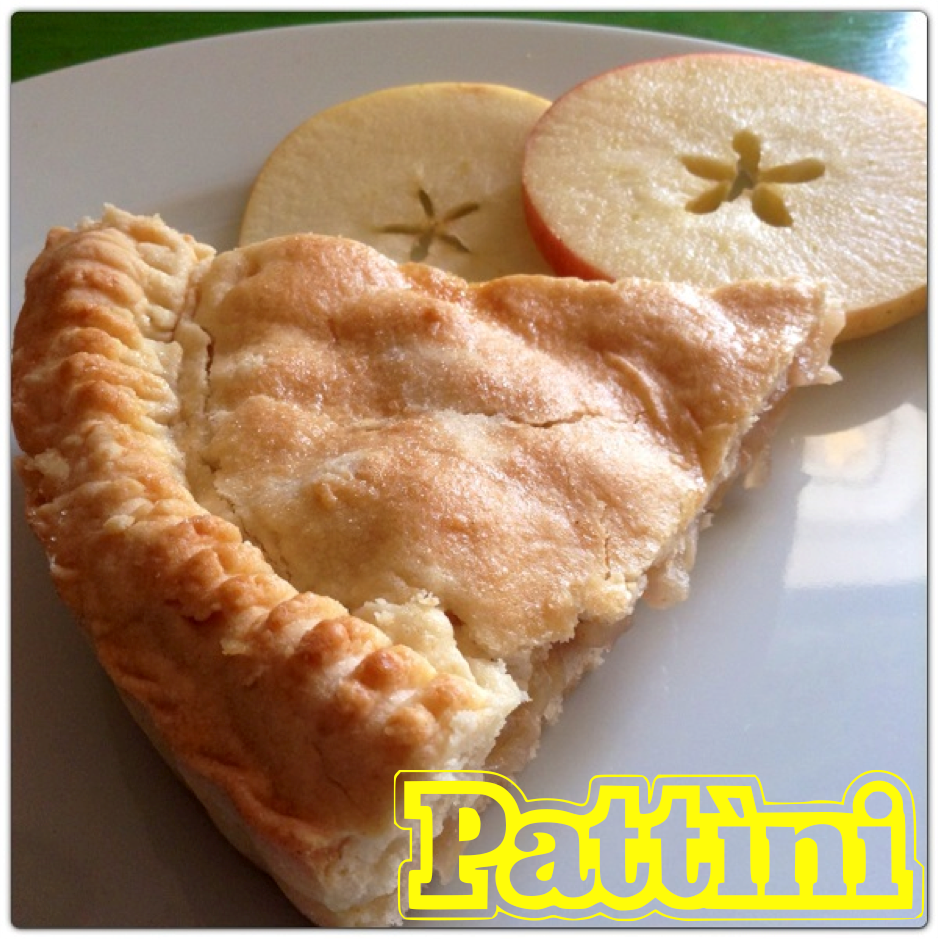 Merenda con torta di mele con Pattìni.