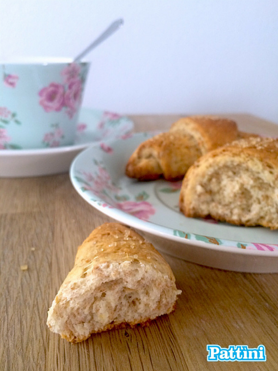 Ricetta brioches integrale miele yogurt e zucchero di canna Dolci Pattìni