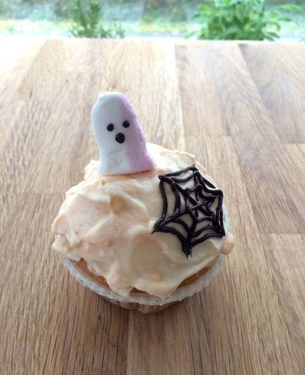 Fantasmi di Halloween con marshmallow