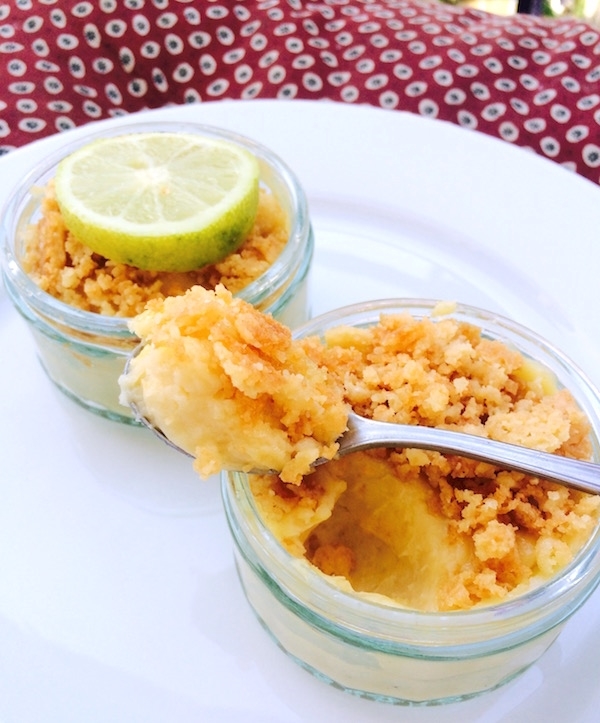 Crema al limone con briciole di biscotti al burro