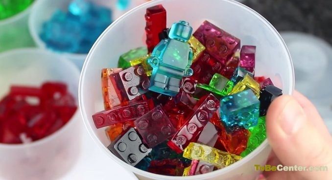 LEGO gelatinosi e mattoncini di mais: ecco le costruzioni bio