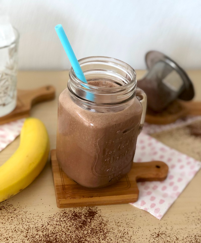 Smoothie al cioccolato con banana e burro di arachidi