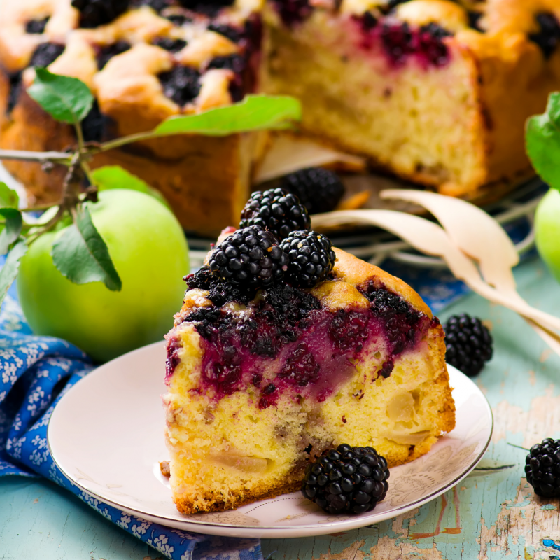 Torta alle mele con more