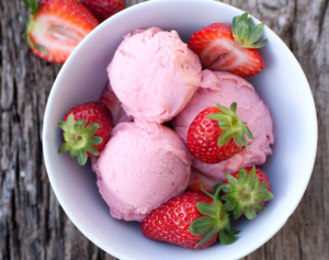 gelato alla fragola fatto in casa