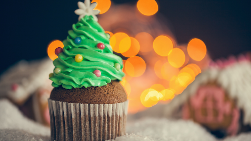 Cupcake al cacao di Natale: la ricetta con l’albero di glassa